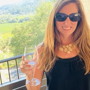 Meet your Posher, Suzanne